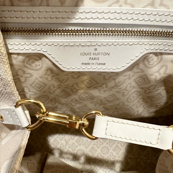 LV Tahitienne Bag in very good condition - Picture 5 of 14